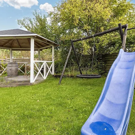 Idyllic Retreat In Feriehus *