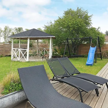 Idyllic Retreat In Feriehus *